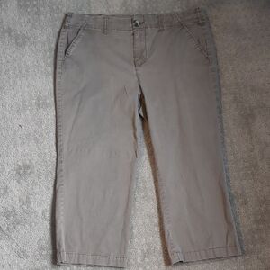 Womens Tan Capri